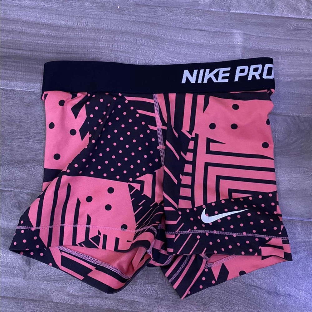 Nike pro